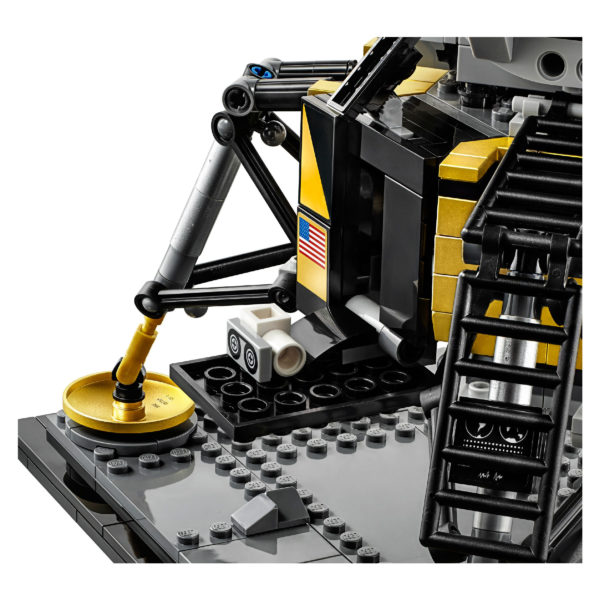 Das LEGO Set NASA Apollo 11 Mondlandefähre-9