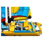 Das LEGO Set Rennyacht-5